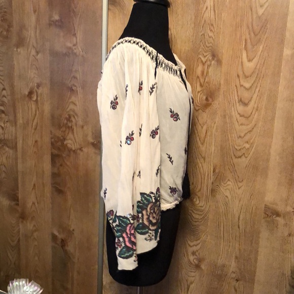 Beautiful FREE PEOPLE Women’s Blouse with Tassels & Sequins - Picture 4 of 17